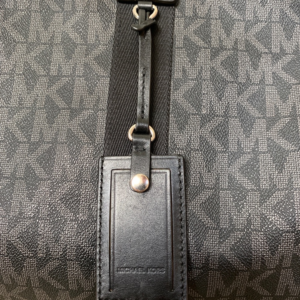 AUTHENTIC Michael Kors duffel bag - Picture 5 of 8